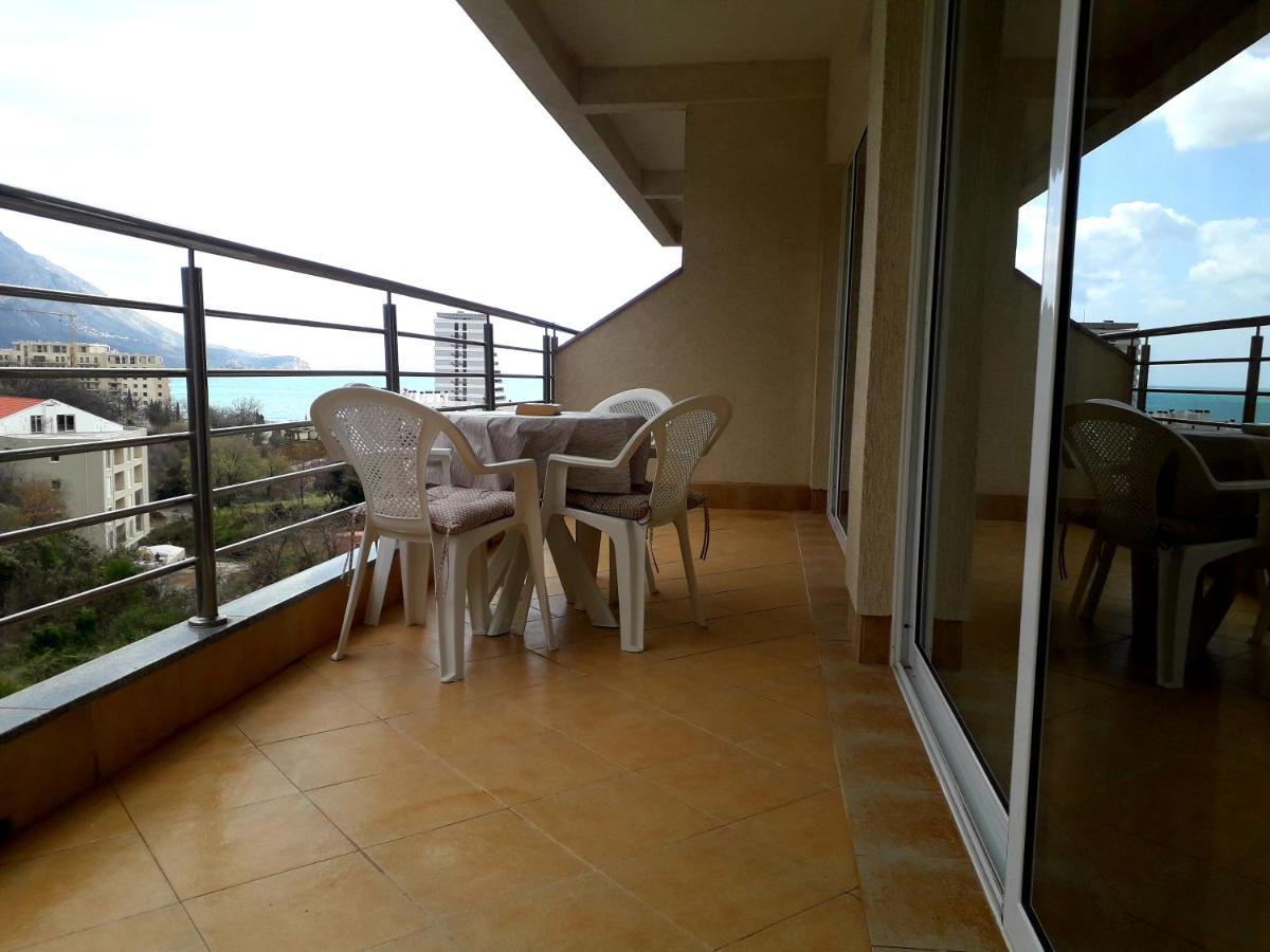 Monterus With Sea View In Becici Lägenhet *